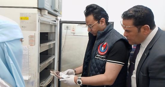 وكيل وزارة الصحة بسوهاج يحيل المتغيبين عن العمل بمستشفى المنشاة للتحقيق