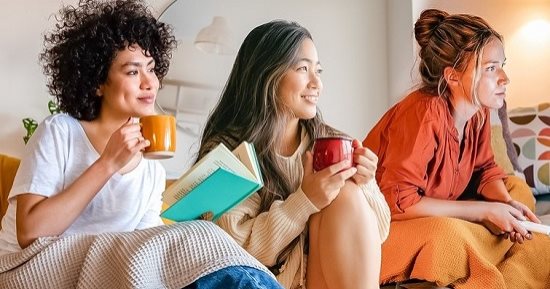 بيحبوا يتفرجوا على العيال كبرت.. أبراج تفضل قضاء إجازة عيد الفطر فى المنزل