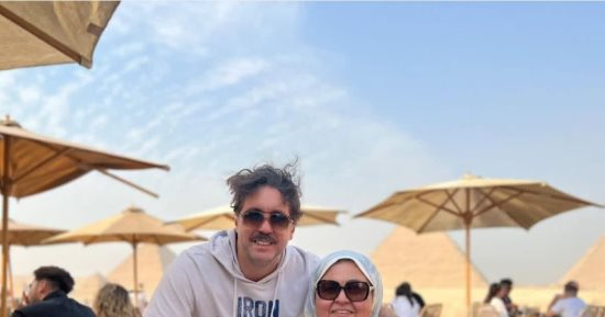 هشام ماجد يحتفل بوالدته في "عيد الأم" على طريقته الخاصة