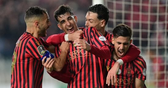 اتحاد العاصمة الجزائري يتأهل إلى نصف نهائي الكونفدرالية