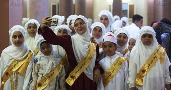 بتيجان النور.. سقارة تزف 300 حافظ للقرآن الكريم فى احتفالية مهيبة