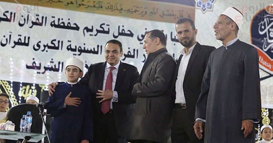 محمد القلاجى نجم دولة التلاوة يحيى حفل سقارة لتكريم حفظة القرآن 
