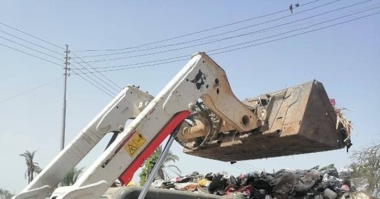 رفع 100 طن من القمامة والمخلفات الصلبة والاتربة بمركزى سوهاج وأخميم