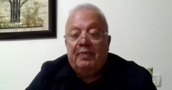 مدير معهد فلسطين للأمن القومى: إسرائيل تستخدم كافة أنواع الصواريخ المحرمة دوليا