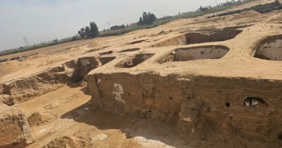 موقع أجنبى يبرز اكتشاف مبنى أثرى عمره 1600 عام فى محافظة البحيرة