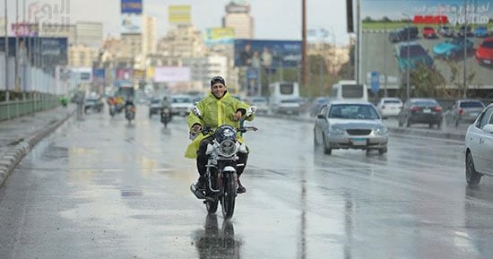 محمود عبد الراضي يكتب: «مغامرة المطر».. كيف تعبر بسيارتك بر الأمان وسط الشوارع الغارقة؟.. روشتة النجاة من حوادث الطرق والدليل الكامل للقيادة الآمنة تحت المياه: خفف السرعة واستخدم الإشارات واترك مسافة أمان