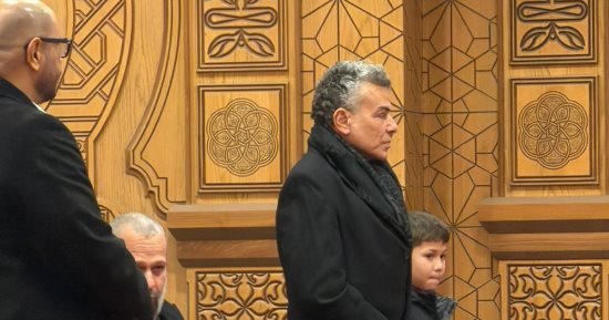  حسن مصطفى والخطيب أول الحاضرين في عزاء شقيق خالد مرتجى 