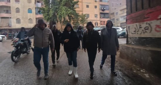 نائب محافظ الجيزة يتابع ميدانيا أعمال شفط مياه الأمطار بأوسيم وكرداسة.. صور