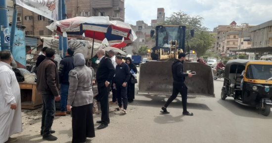 حملة مكبرة لرفع الإشغالات فى منية النصر بالدقهلية.. صور