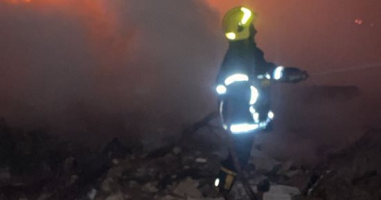 السيطرة على حريق أشجار بأرض فضاء فى الشروق دون إصابات