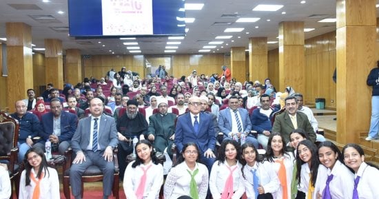 محافظ الأقصر يشهد حفل تكريم الأمهات المثاليات بديوان عام ومراكز ومدن المحافظة