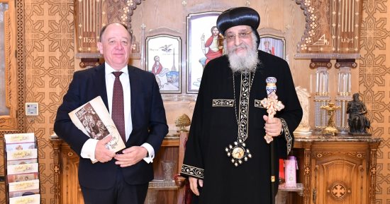 البابا تواضروس الثانى يستقبل عددا من السفراء فى المقر الباباوى بالعباسية