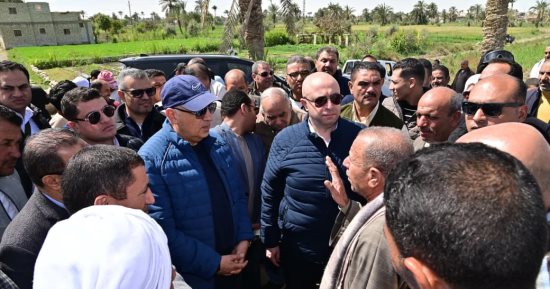 وزير الرى ومحافظ الفيوم يتفقدان جاهزية المنظومة المائية لموسم أقصى الاحتياجات