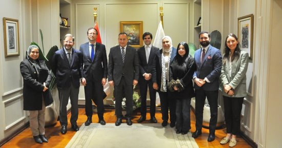 وزير التعليم العالى يبحث سبل تعزيز التعاون مع سفير مملكة إسبانيا
