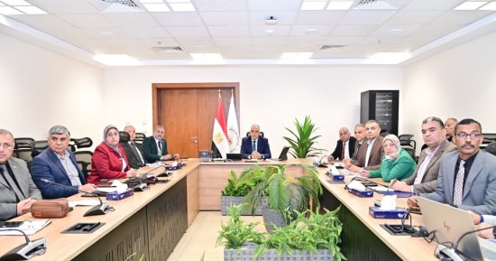 ‎وزير الرى يكلف بالانتهاء من أعمال تطهيرات ترع مدن القناة الشهر المقبل