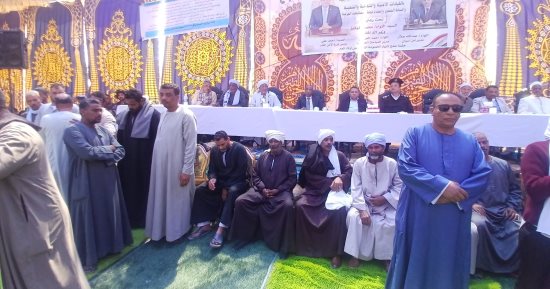 إنهاء خصومة دامت 5 سنوات بين عائلتين بأسوان.. فيديو وصور