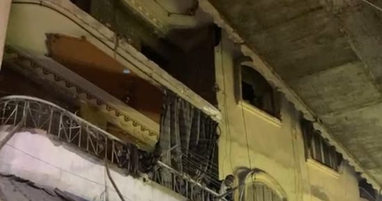 الانتهاء من انزال أتوبيس معلق بالطريق الدائرى بمنطقة أحمد عرابي