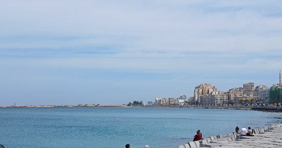 الطقس اليوم.. انخفاض 7 درجات بالحرارة وأمطار متفاوتة الشدة ونشاط رياح
