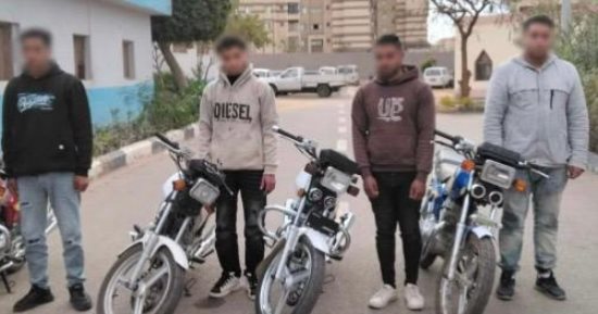 أمن القاهرة ينهي سباقات الموت.. سقوط 4 شباب استعرضوا بدراجاتهم
