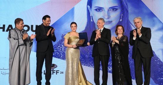ماذا قال حمزة العيلى عن تكريم ريهام عبد الغفور وهو يقدمها بافتتاح مهرجان الأقصر