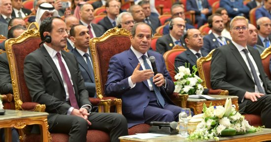 الرئيس السيسى يشاهد فيلما تسجيليا عن مؤتمر ومعرض مصر الدولى للطاقة
