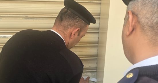 تشميع 5 محلات تعمل دون ترخيص خلال حملة فى قطاع المهندسين بالعجوزة