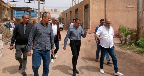 محافظ أسوان يوجه بتشغيل مصنع إنترلوك العلاقى لدعم المشروعات