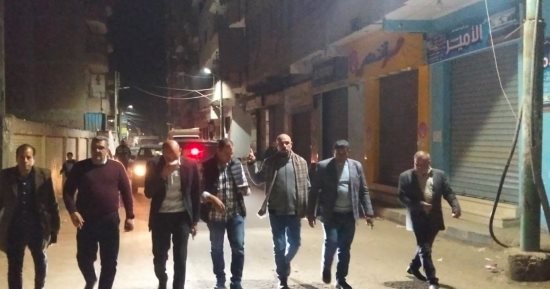 حملة بالعياط لمتابعة التزام المحال بمواعيد الغلق وتحرير محاضر للمخالفين.. صور