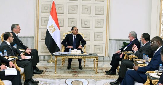 رئيس الوزراء يلتقى رئيس شركة "شيفرون" العالمية للاستكشاف والإنتاج