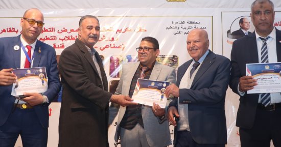 نقيب المعلمين يشهد معرض التعليم الفنى بمدارس القاهرة «اصنع وابدع»