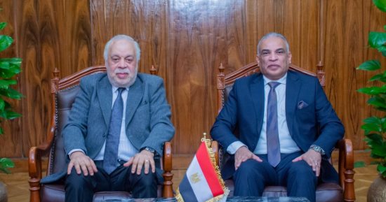 رئيس جامعة طنطا يستقبل نقيب المهن التمثيلية لبحث دعم المواهب الطلابية