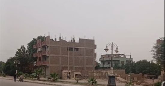 سقوط أمطار خفيفة على محافظة قنا.. مباشر
