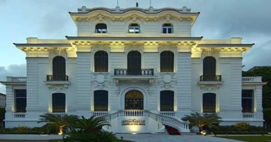 حكاية تمثال رمز التعليم بالمتحف القومى في الإسكندرية.. تمثال حورس يرمز لحرف الألف بالهيروغليفية والبومة حرف الميم.. وخبير أثرى: المصرى القديم دوّن أحداثا يومية بالكتابة الهيراطيقية.. صور