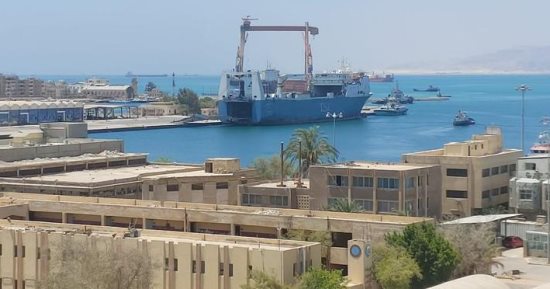 إغلاق ميناء السويس لسوء الأحوال الجوية