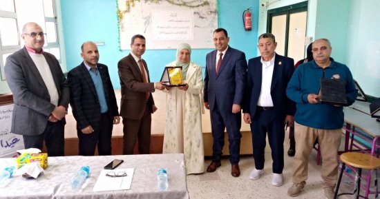 وكيل تعليم كفر الشيخ يكرم 22 مديرة مدرسة بإدارة الرياض فى الاحتفالية بعيد الأم