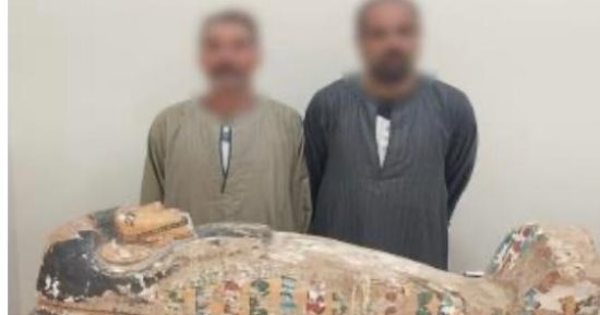 كنز الرومان فى قبضة الأمن.. ضبط تابوت أثرى نادر بحوزة تجار آثار بسوهاج