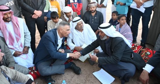 محافظ جنوب سيناء يستمع لمطالب ومشكلات أهالي وادى فيران 