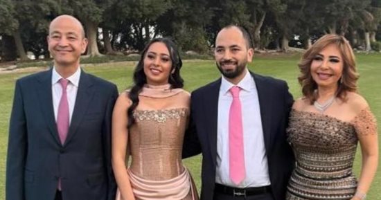 عمرو أديب ولميس الحديدي يحتفلان بخطبة ابنهما