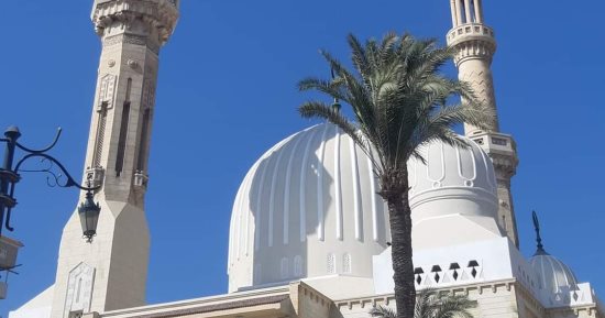 مسجد البحر.. درة مساجد دمياط يعود لاستقبال المصلين اليوم بعد إزالة هلال المأذنة