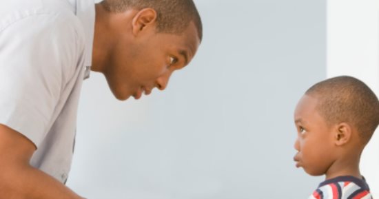 7 قواعد إتيكيت لازم تعلمها لطفلك من صغره.. طريقة الاعتذار للآخرين أبرزها 