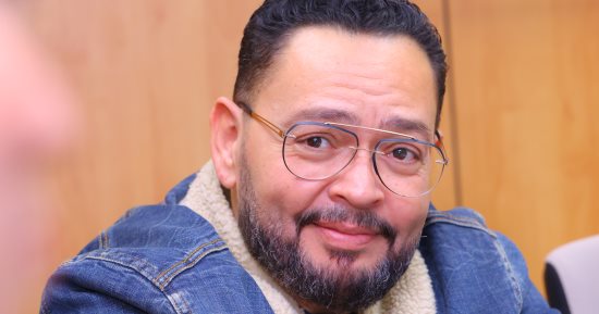 أحمد رزق: المخرج سعد هنداوى خلوق ويعمل فى هدوء تام