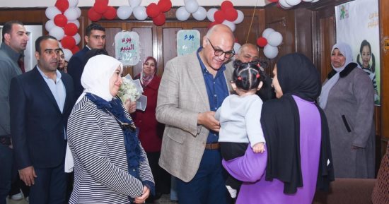 محافظ الإسكندرية يتفقد دور رعاية الأطفال للاحتفال بيوم اليتيم