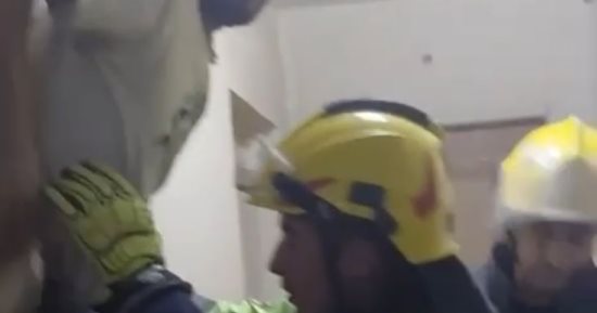 إنقاذ شخص تعطل به أسانسير فى البساتين