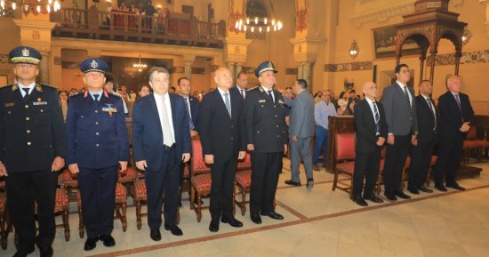 محافظ القاهرة يشارك في احتفالات الأرمن الأرثوذكس بعيد القيامة بشارع رمسيس