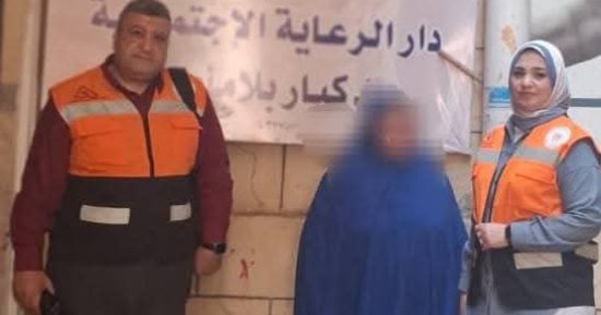 فريق التدخل السريع بتضامن الغربية ينقذ سيدة بلا مآوى ويدعها بإحدى دور الرعاية
