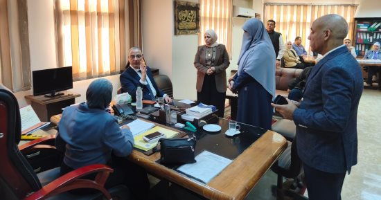 محافظ الجيزة يتفقد مديرية الإسكان ويوجه بتسريع معدلات التنفيذ وتذليل المعوقات