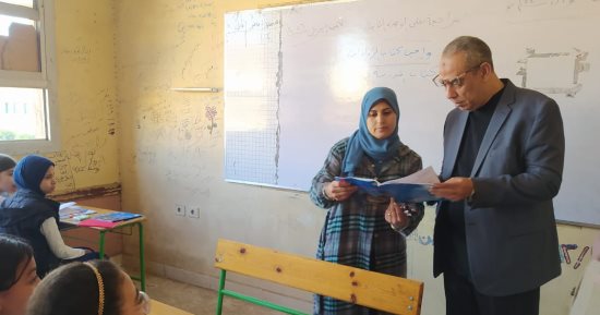 مدير تعليم القليوبية يتابع اختبارات الشهر بمدارس قليوب