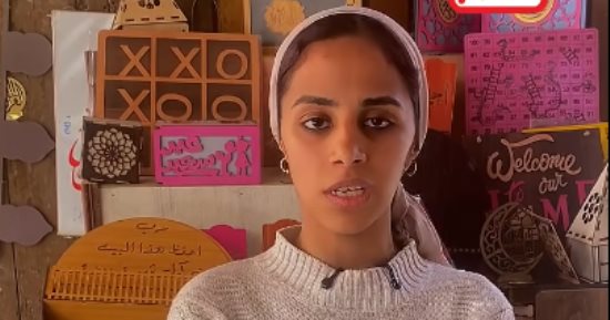 قصة ريم.. من النجارة التقليدية إلى إبداع الليزر.. فيديو