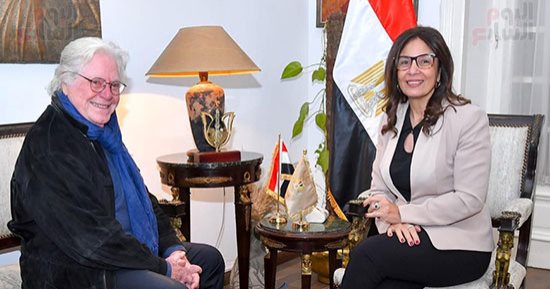 استمرار حسين فهمى فى رئاسة مهرجان القاهرة السينمائى فى دورته الـ47