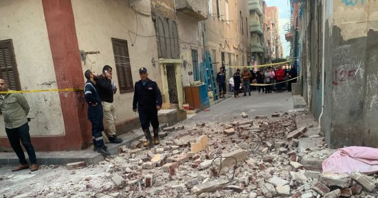 مصرع شخص إثر سقوط شرفة منزل عليه فى المحطة الجديدة بالإسماعيلية